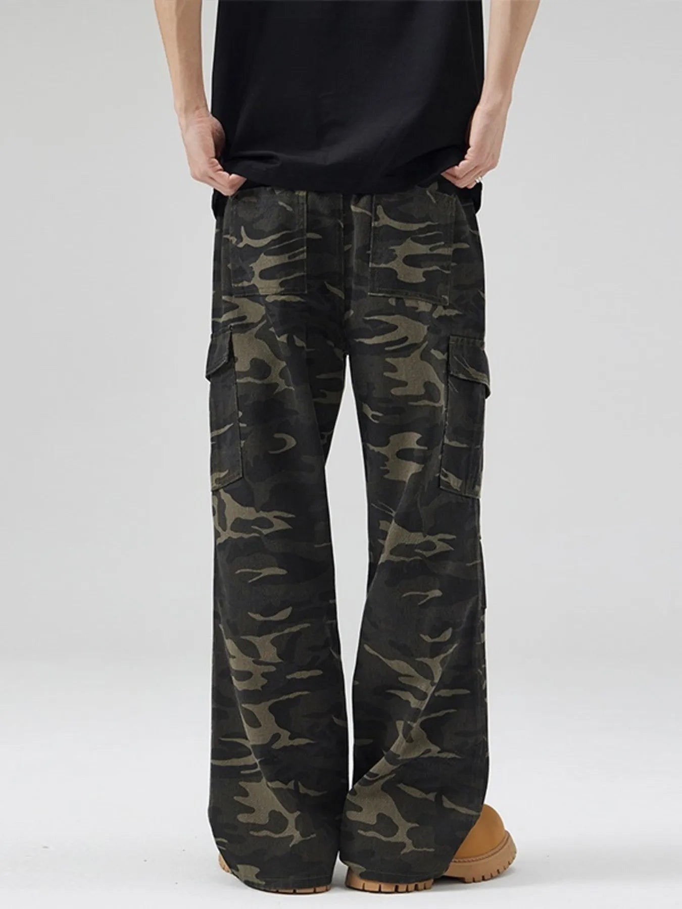 Men's Full Size Camouflage Cargo Jeans with Multi-Pocket Design Plus Size - Fashorio