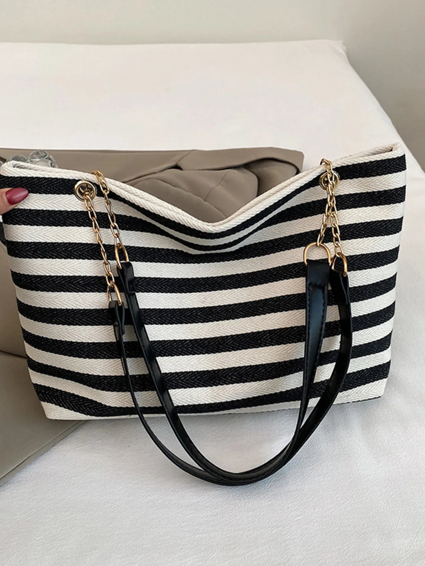 Striped Shoulder Bag with Chain Detail - Fashorio