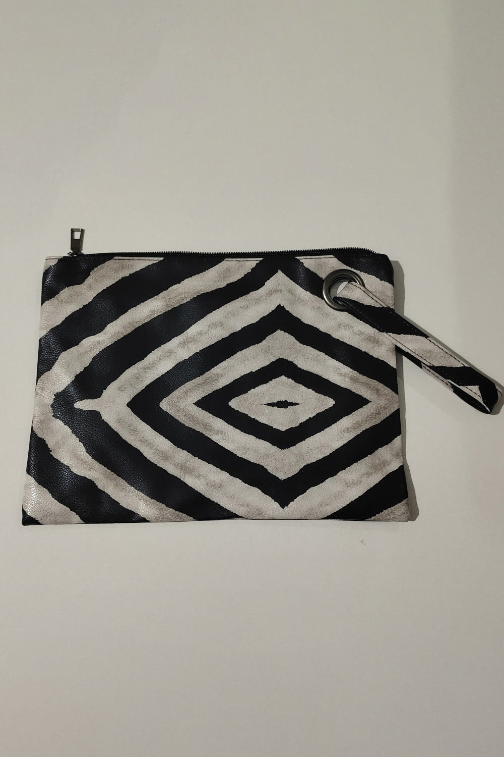 Carry Your Love Plaid Wristlet Cream Black One Size - Fashorio