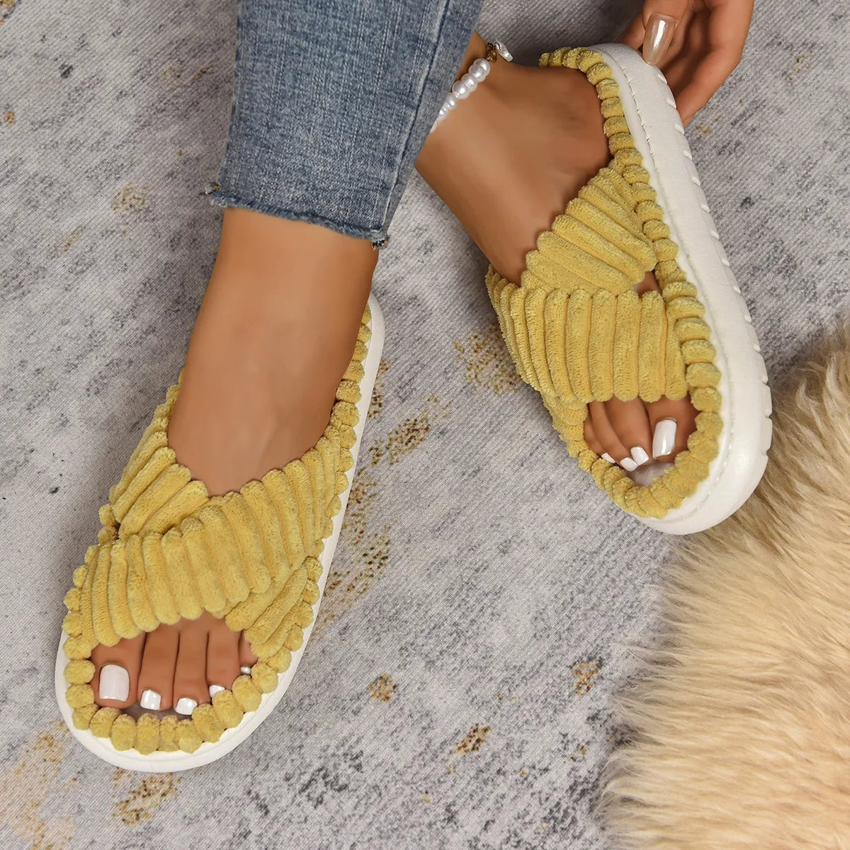 Crisscross Open Toe Platform Slippers - Fashorio