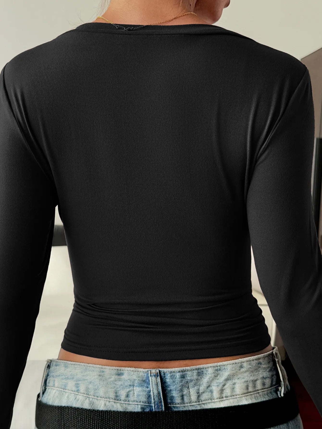 V-Neck Long Sleeve Fitted T-Shirt - Fashorio
