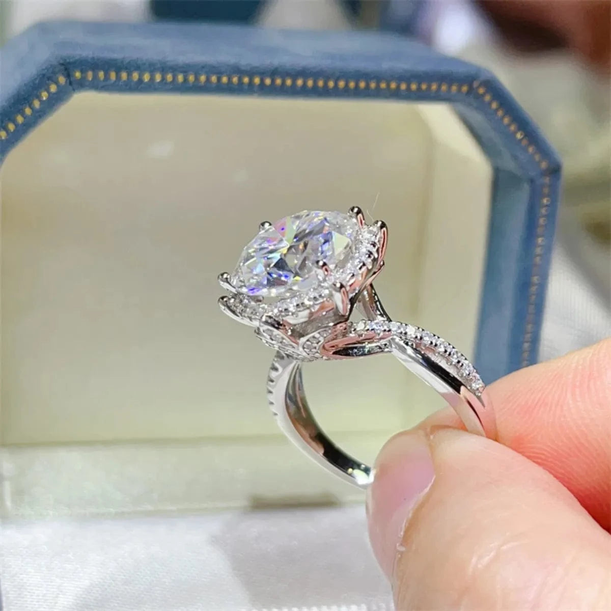 5 Carat Round Cut Moissanite Engagement Ring - Fashorio