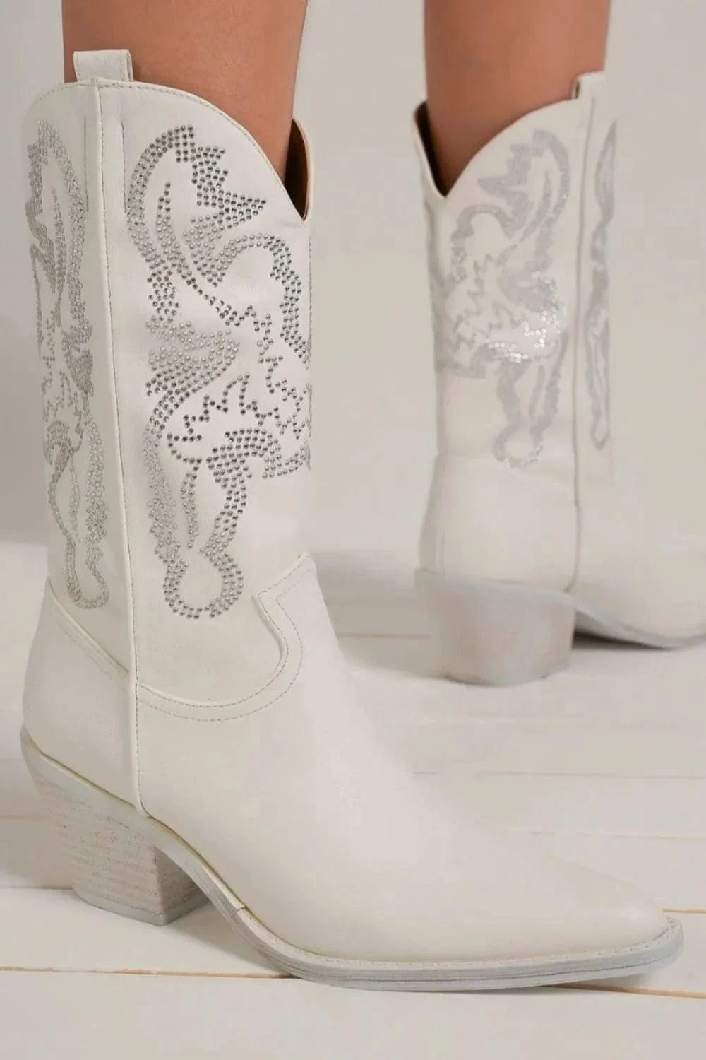Beast Fashion Rhinestone Detail Point Toe Boots - Fashorio