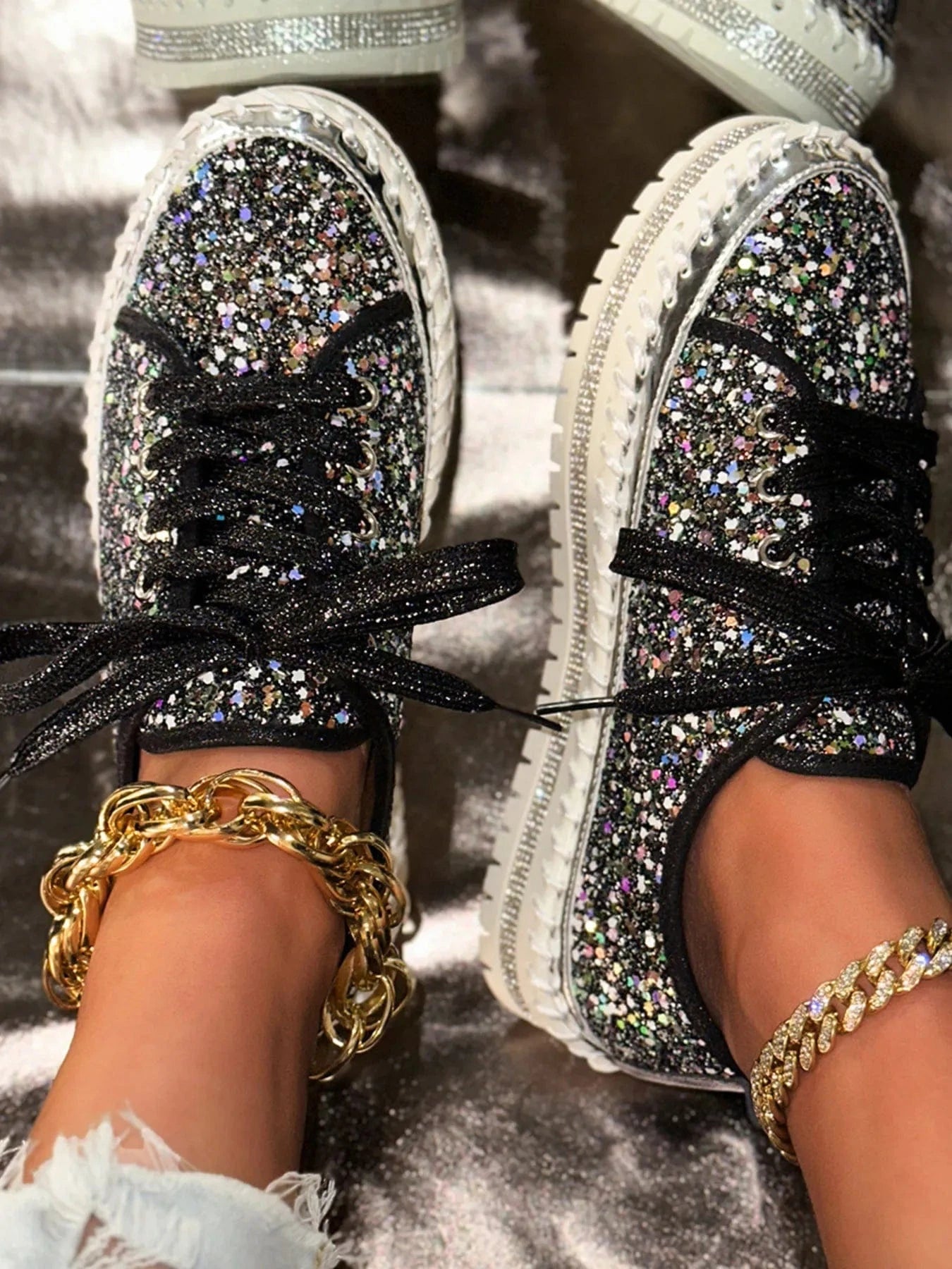 Lace Up Round Toe Platform Sneakers Black - Fashorio