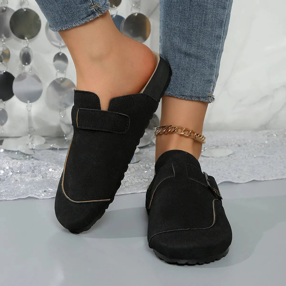 Round Toe Flat Slip-Ons Black - Fashorio