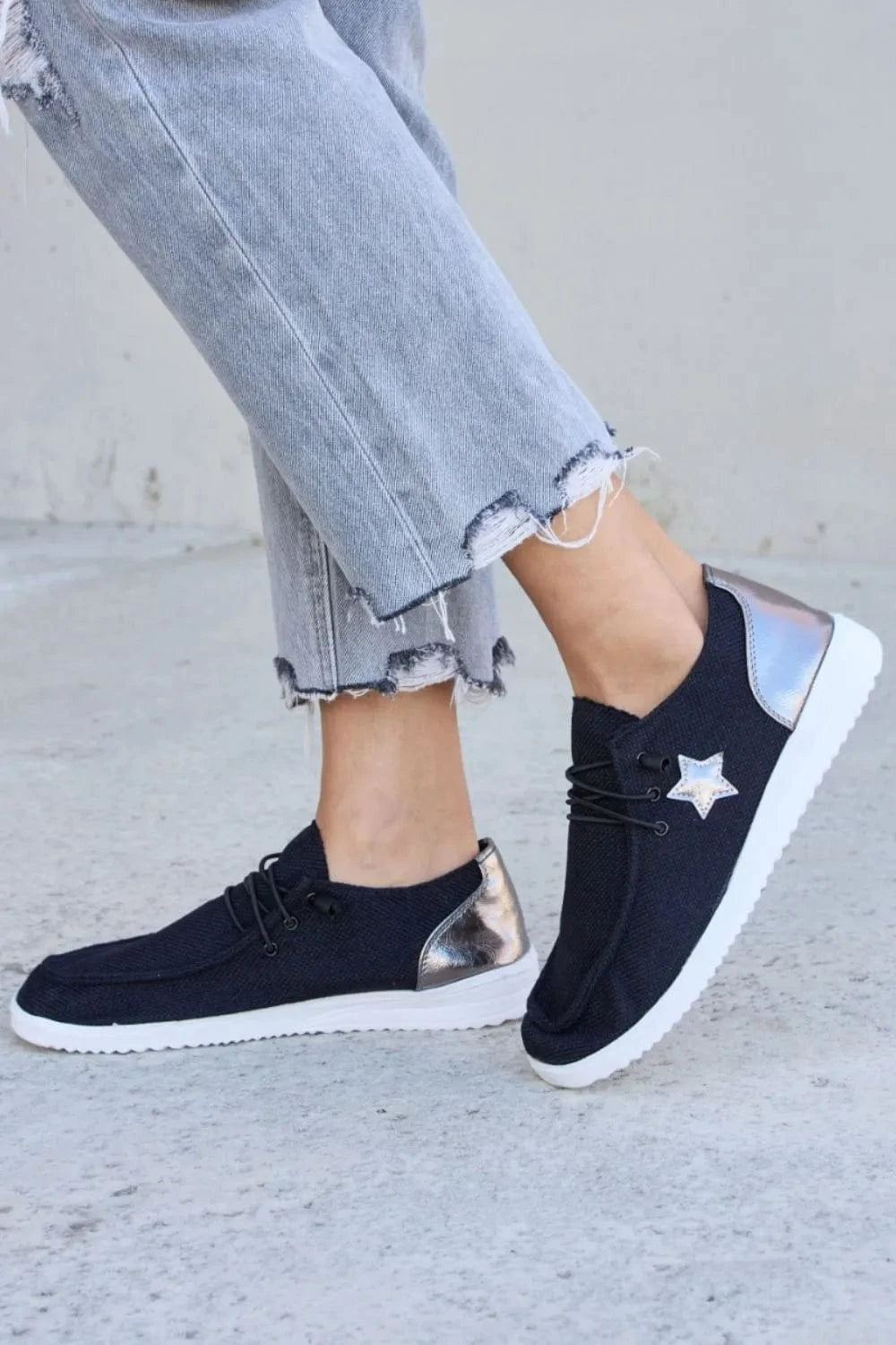Forever Link Star Lace-Up Flat Sneakers BLACK PEWTER - Fashorio