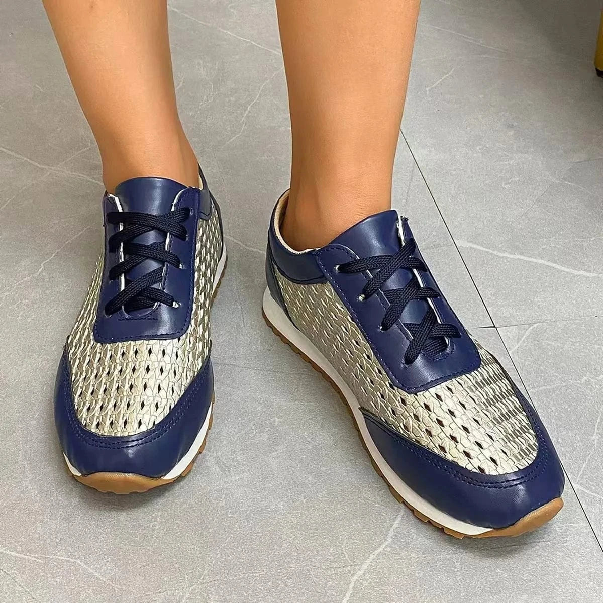 Breathable Lace Up Sneakers - Fashorio