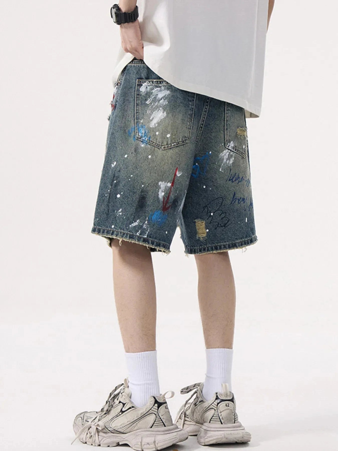 Men's Distressed Graffiti Denim Shorts - Fashorio