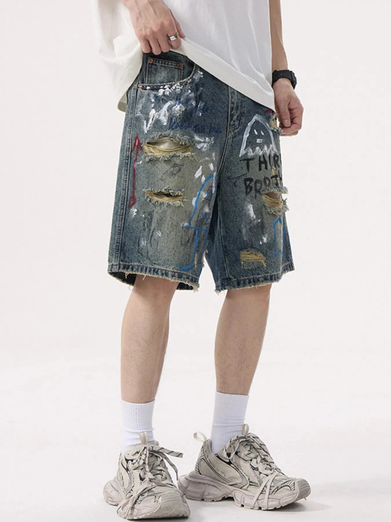 Men's Distressed Graffiti Denim Shorts - Fashorio