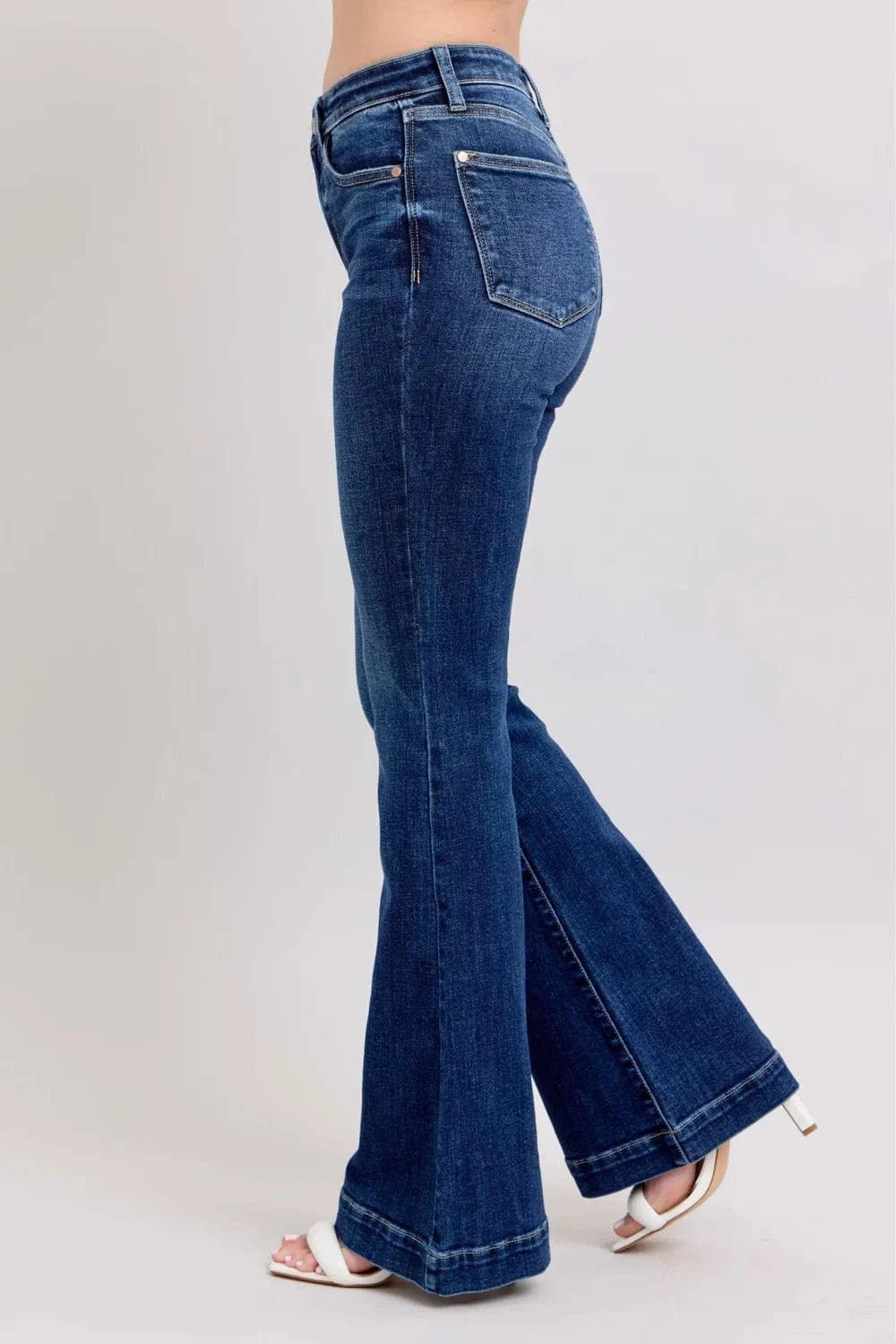 Plus Size High Rise Flare Jeans – Retro Stretch Denim - Fashorio