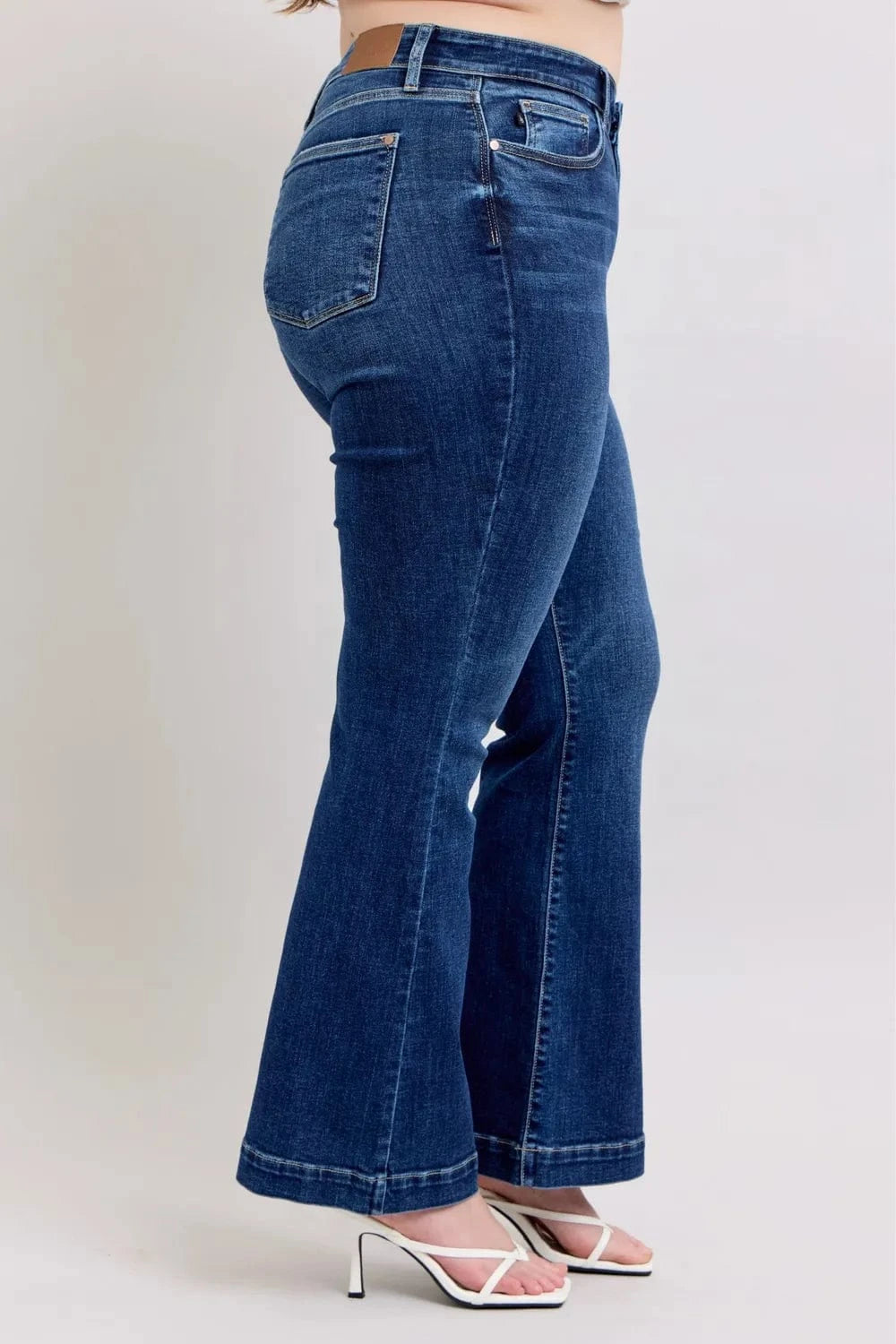 Plus Size High Rise Flare Jeans – Retro Stretch Denim - Fashorio