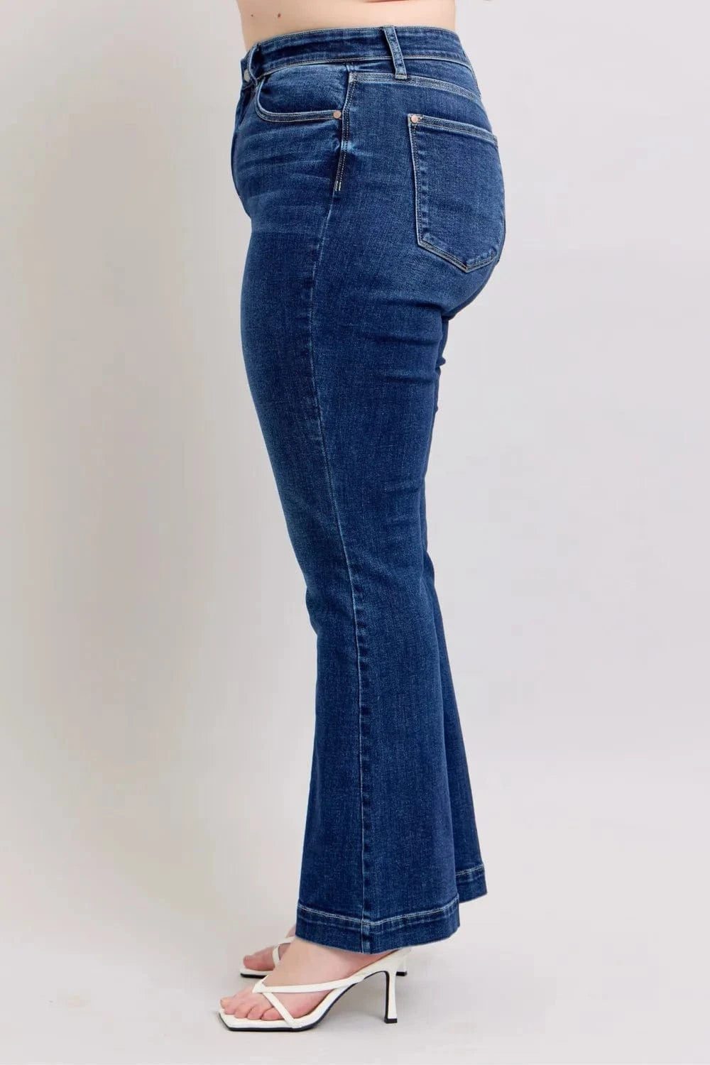 Plus Size High Rise Flare Jeans – Retro Stretch Denim - Fashorio