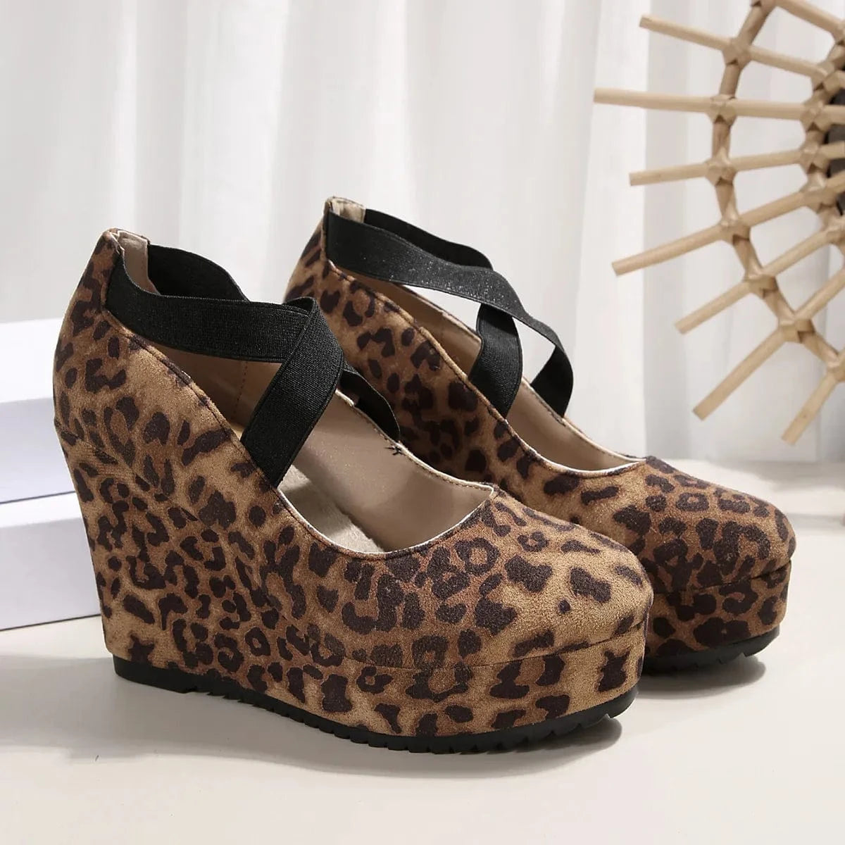 Crisscross Platform Wedge Pumps - Fashorio