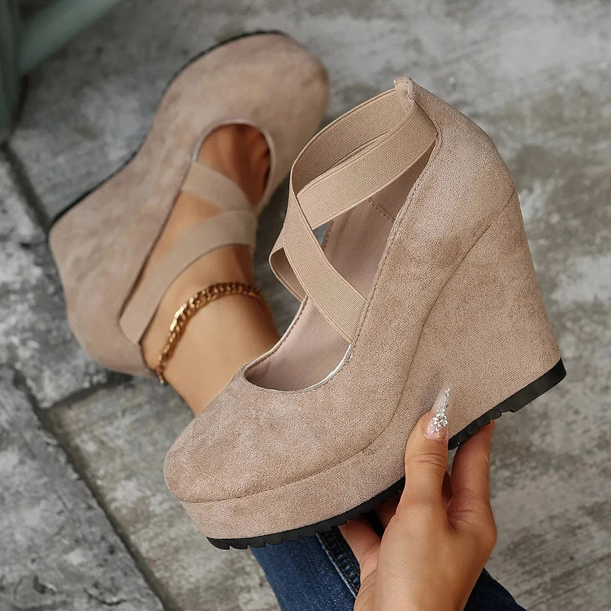 Crisscross Platform Wedge Pumps - Fashorio