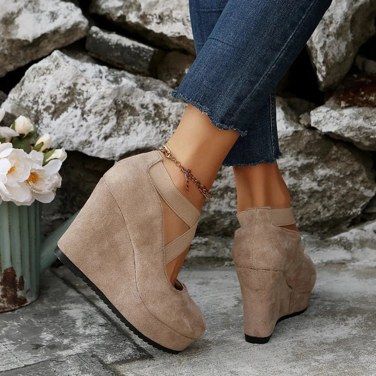Crisscross Platform Wedge Pumps - Fashorio