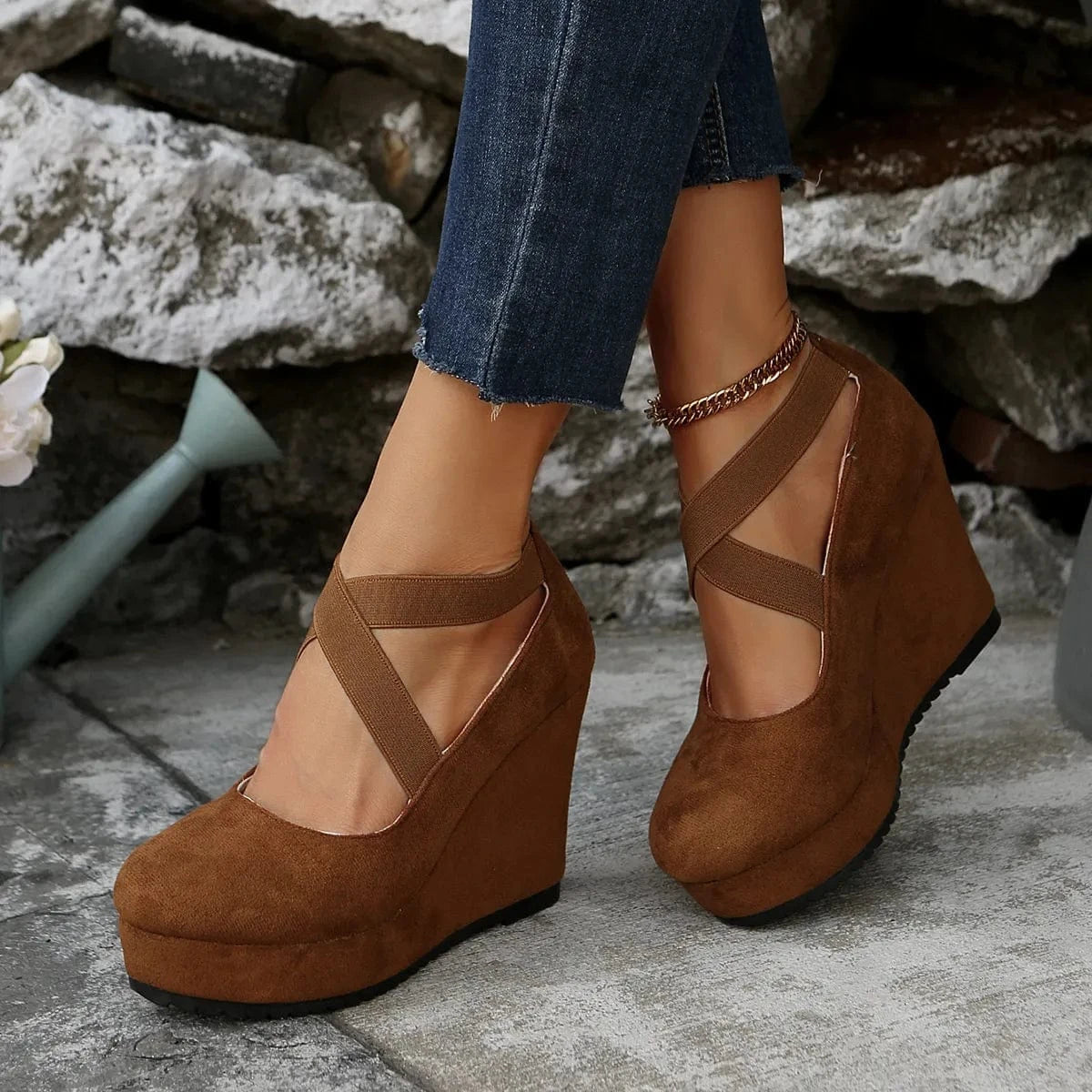 Crisscross Platform Wedge Pumps - Fashorio