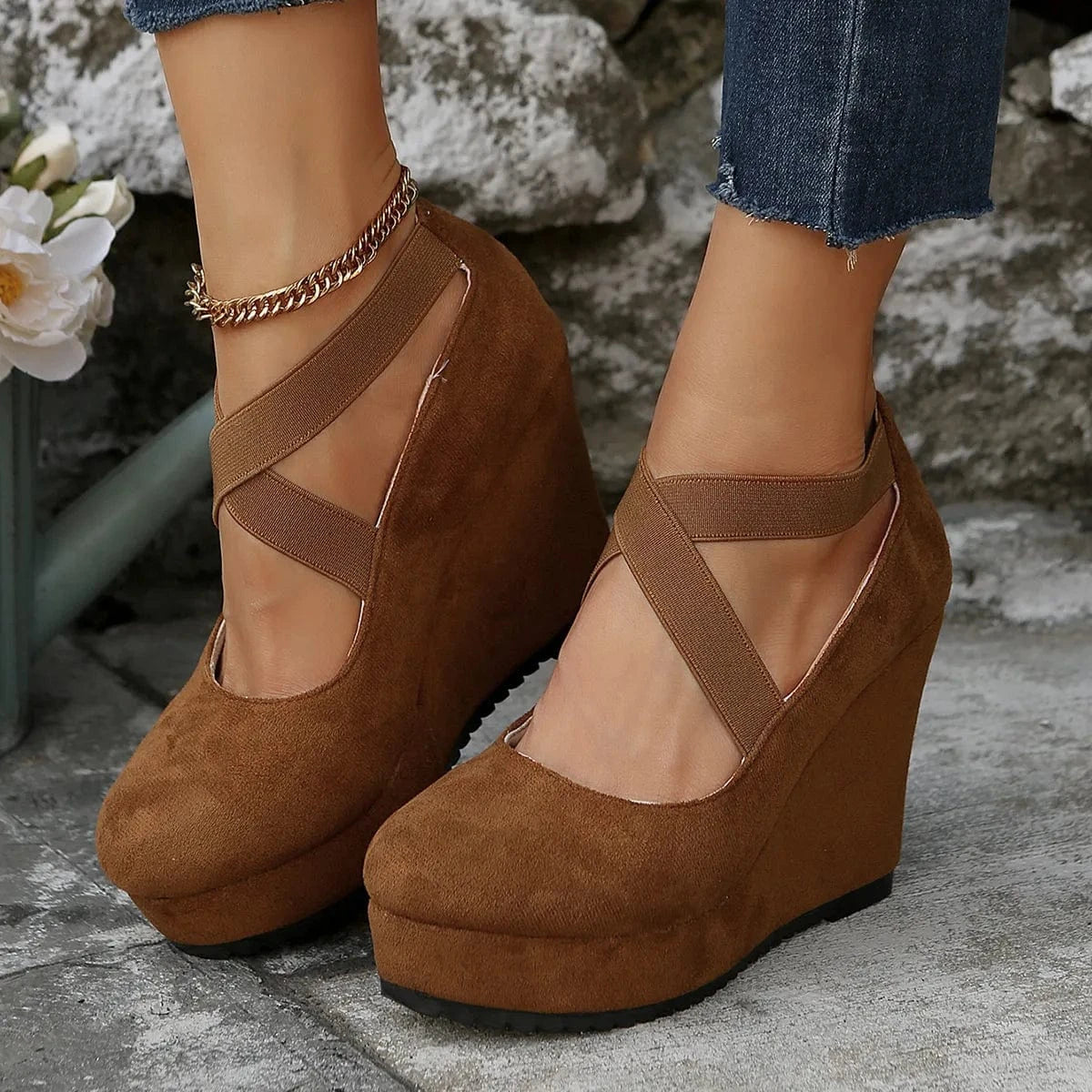 Crisscross Platform Wedge Pumps - Fashorio