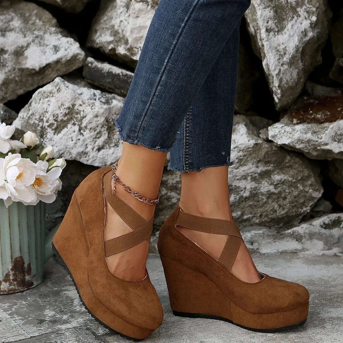 Crisscross Platform Wedge Pumps - Fashorio