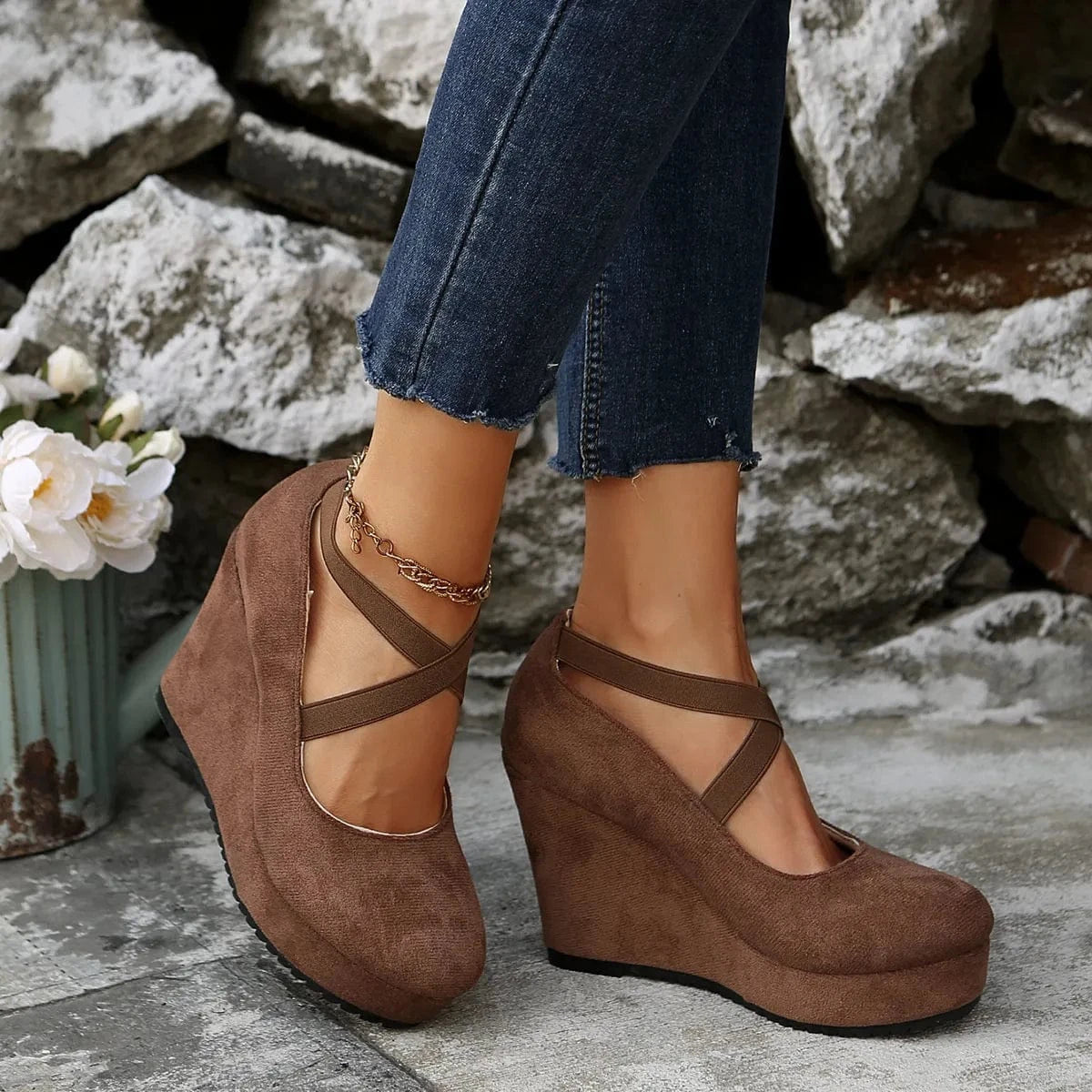 Crisscross Platform Wedge Pumps - Fashorio
