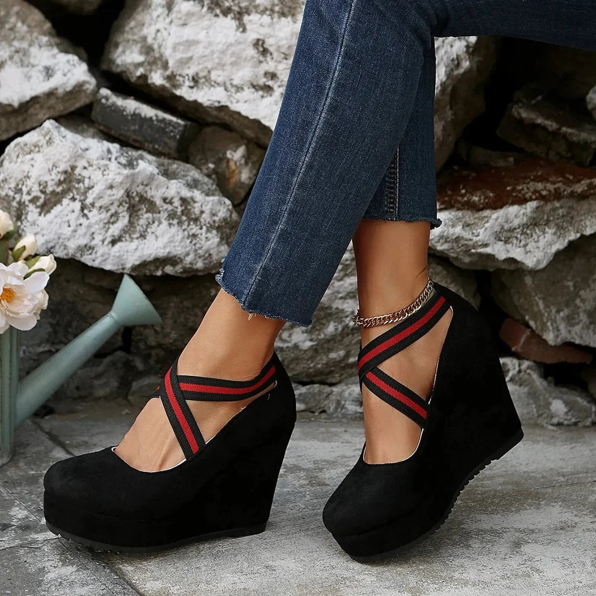 Crisscross Platform Wedge Pumps - Fashorio