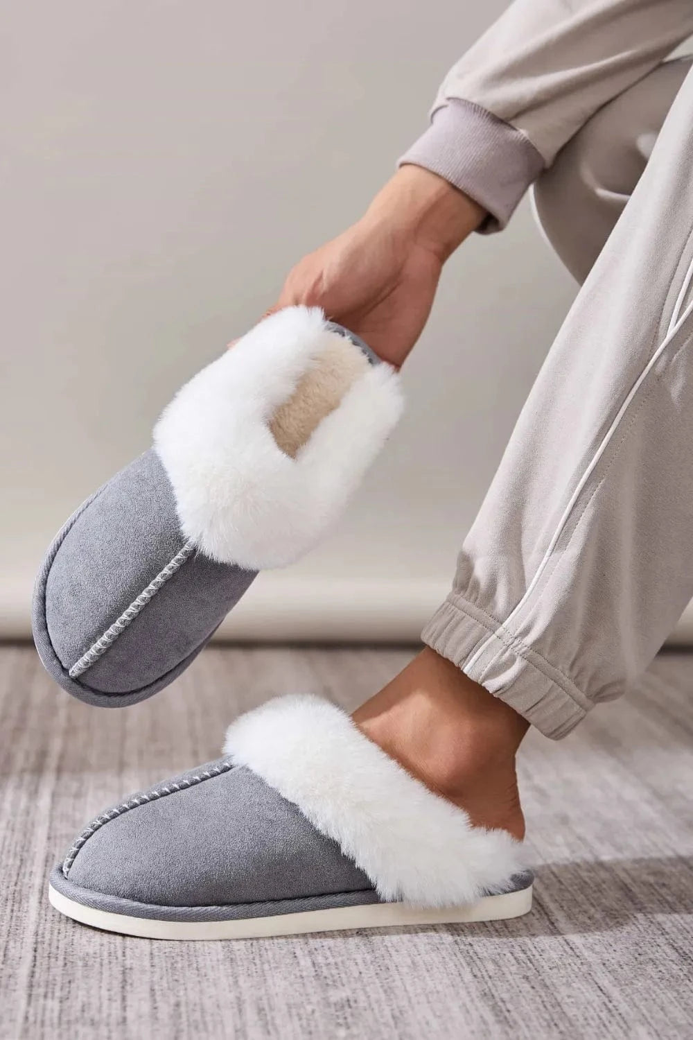 Faux Fur Round Toe Slippers Dark Gray - Fashorio