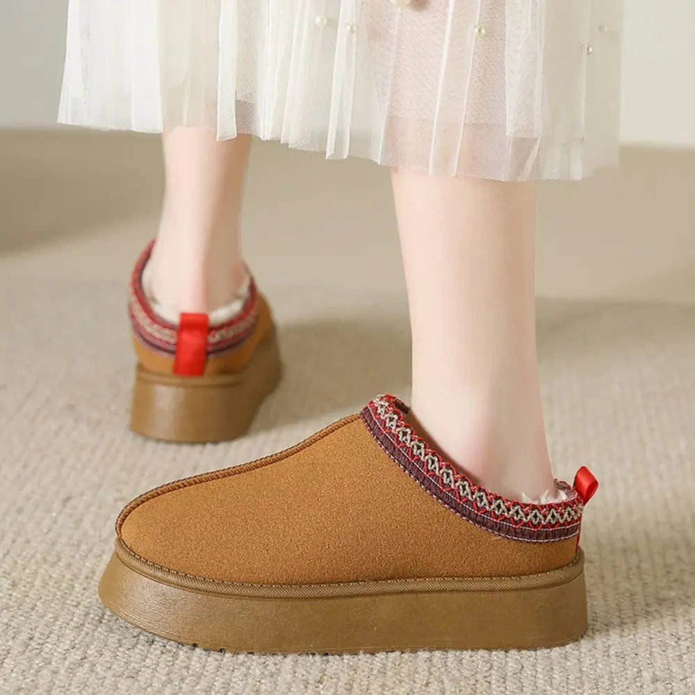 Faux Fur Center-Seam Slippers - Fashorio