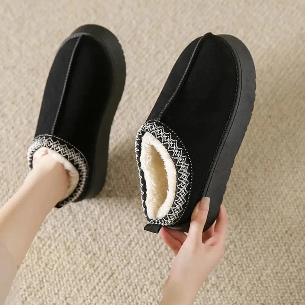 Faux Fur Center-Seam Slippers - Fashorio
