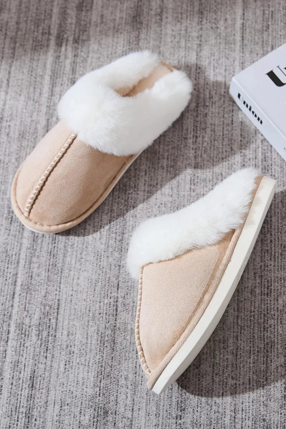 Faux Fur Round Toe Slippers - Fashorio