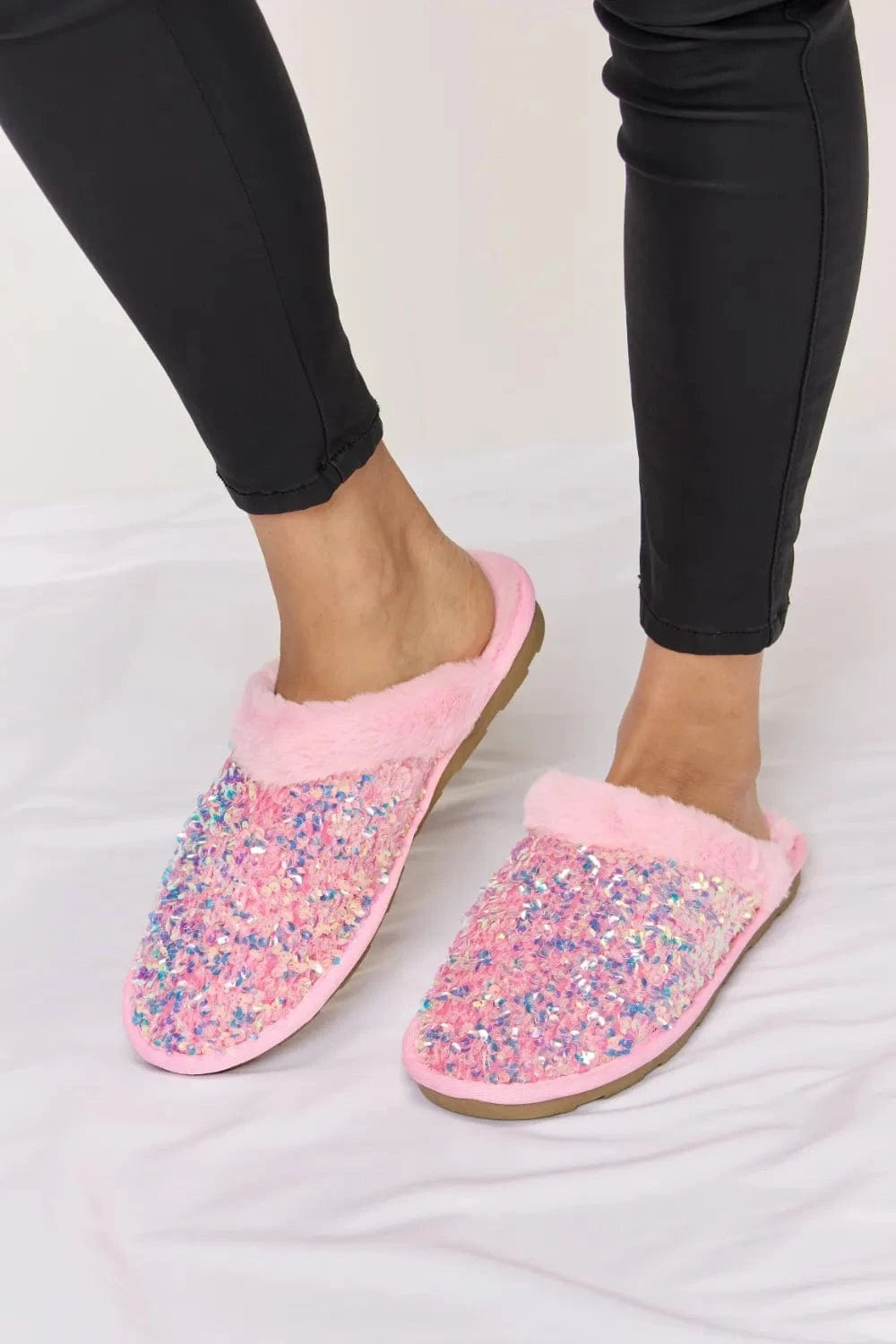 Forever Link Sequin Plush Round Toe Slippers - Fashorio
