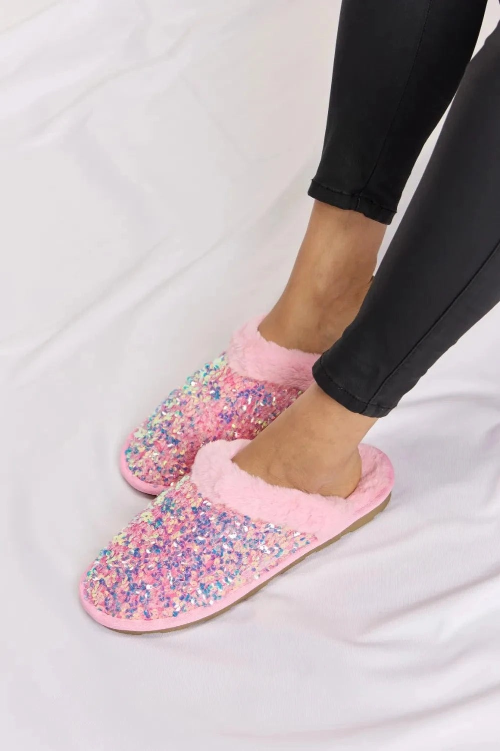 Forever Link Sequin Plush Round Toe Slippers - Fashorio