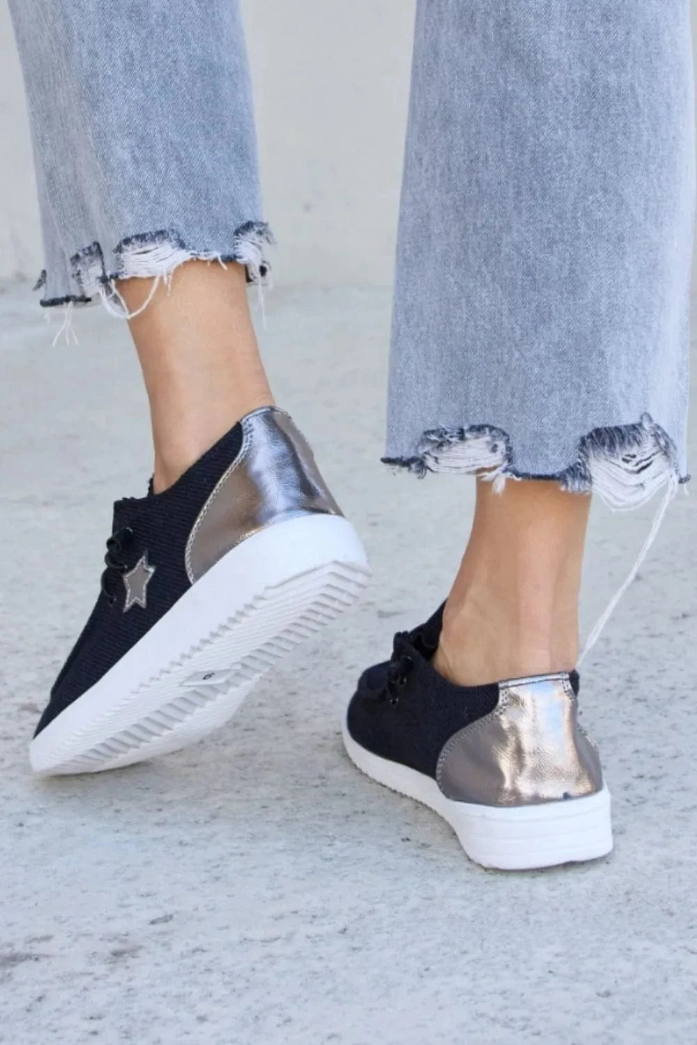 Forever Link Star Lace-Up Flat Sneakers - Fashorio