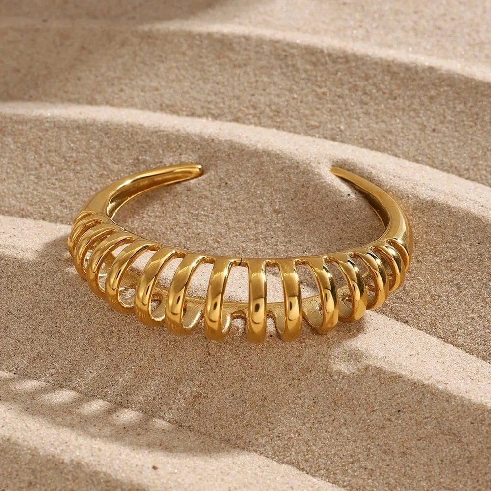 18K Gold-Plated Stainless Steel Cutout Bracelet - Fashorio