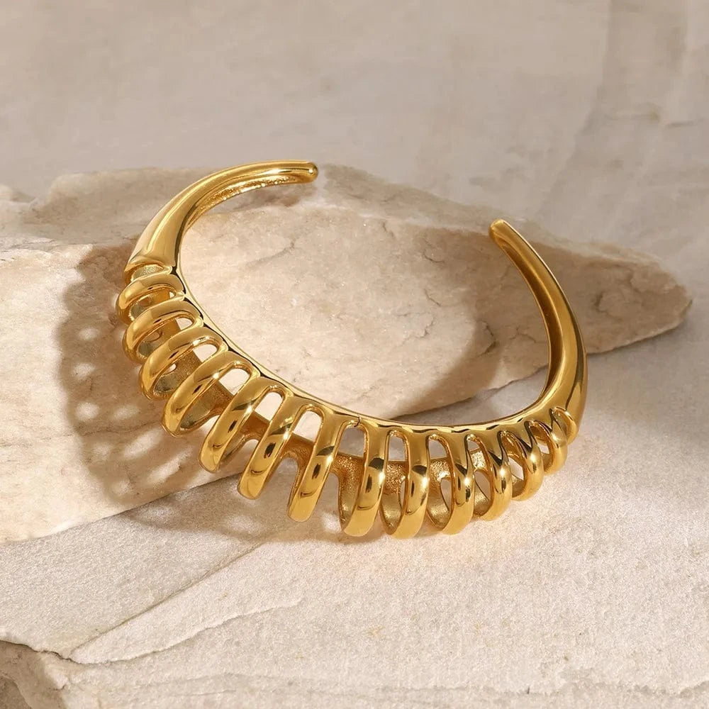 18K Gold-Plated Stainless Steel Cutout Bracelet - Fashorio