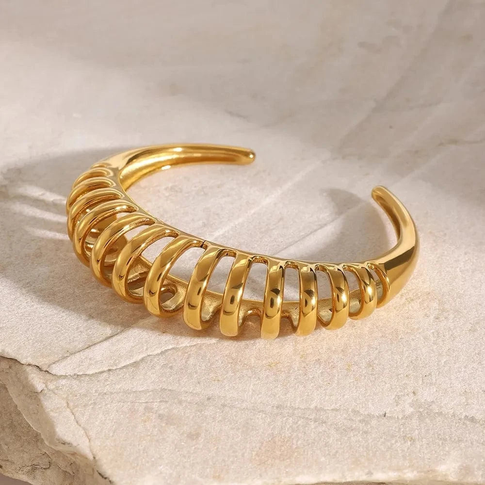 18K Gold-Plated Stainless Steel Cutout Bracelet - Fashorio