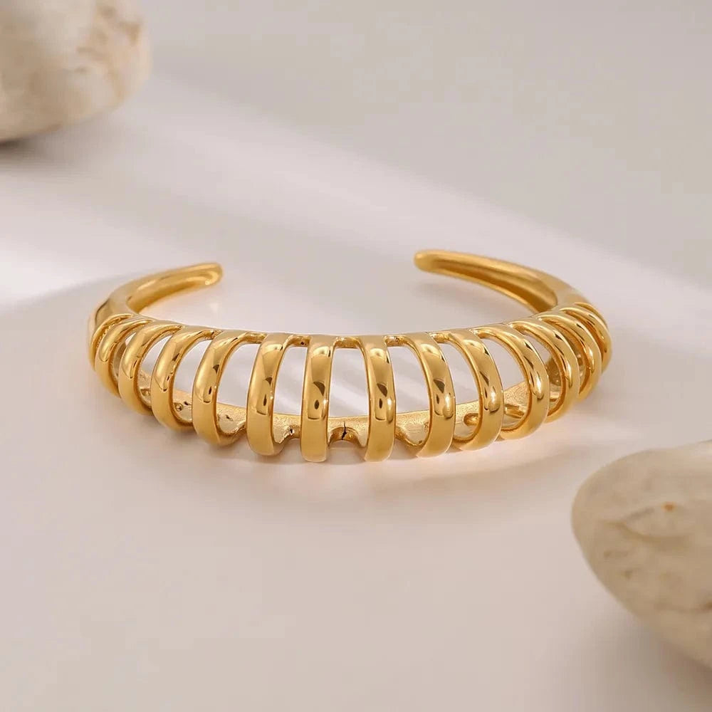 18K Gold-Plated Stainless Steel Cutout Bracelet - Fashorio