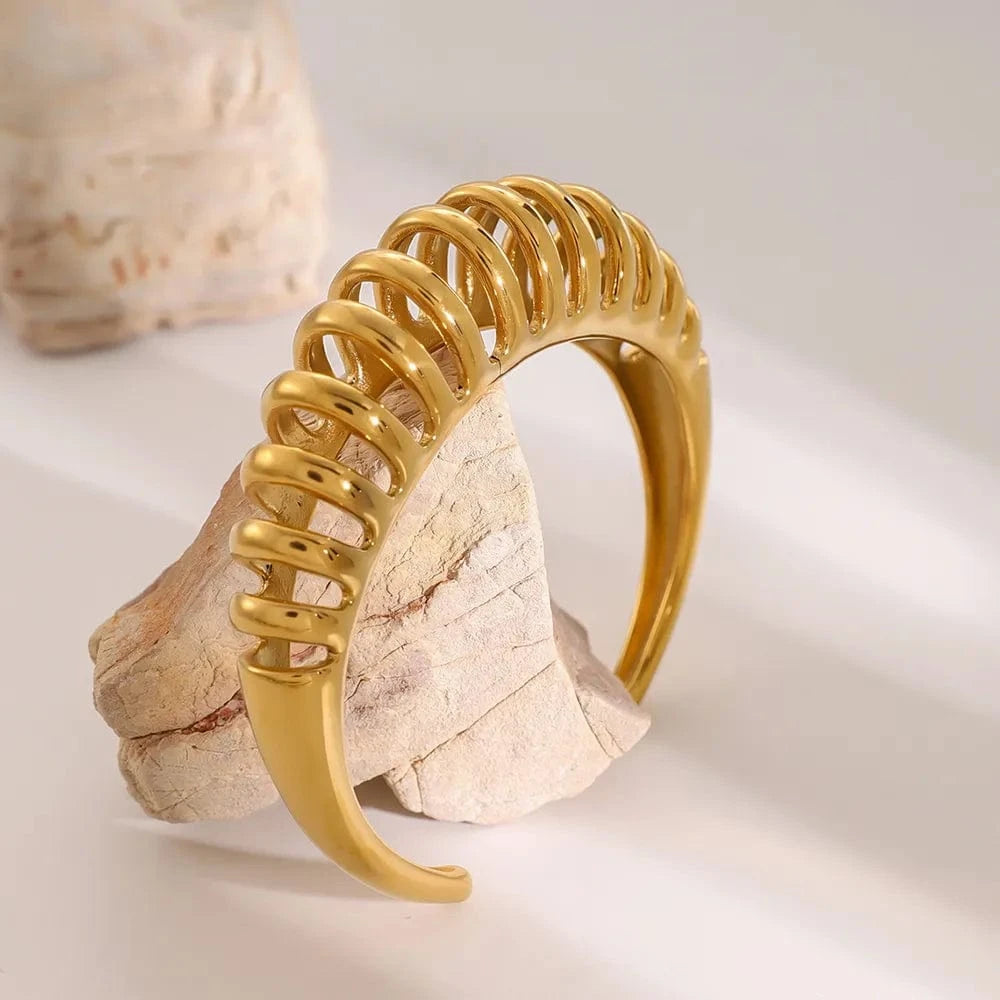 18K Gold-Plated Stainless Steel Cutout Bracelet - Fashorio