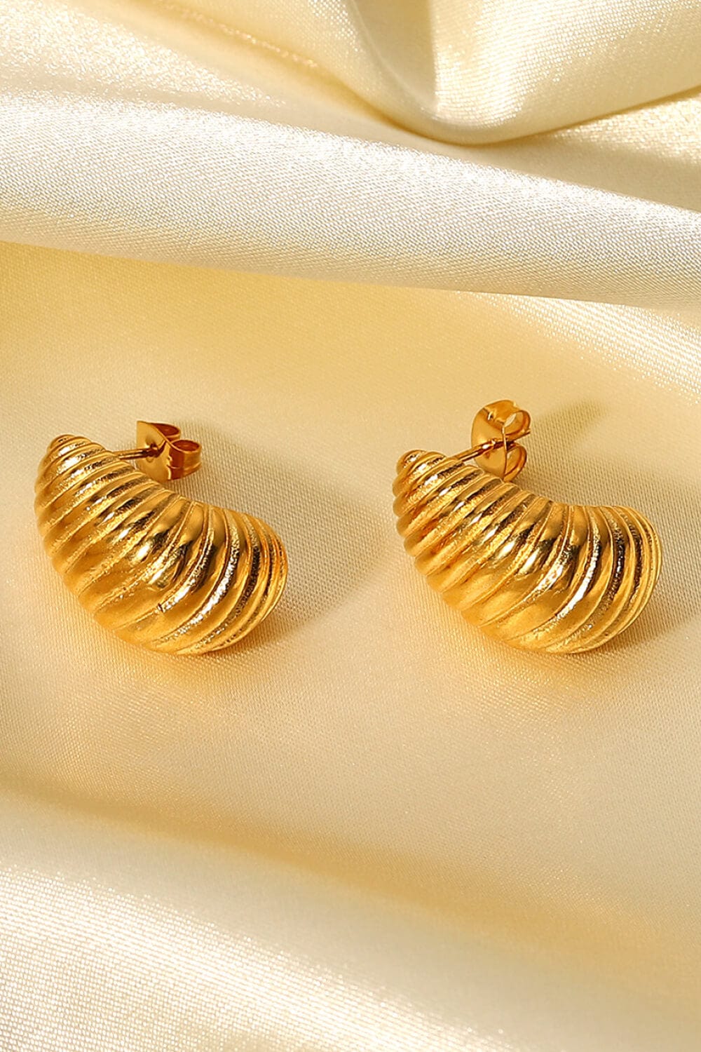 Shell Shore Spiral Stud Earrings - Fashorio
