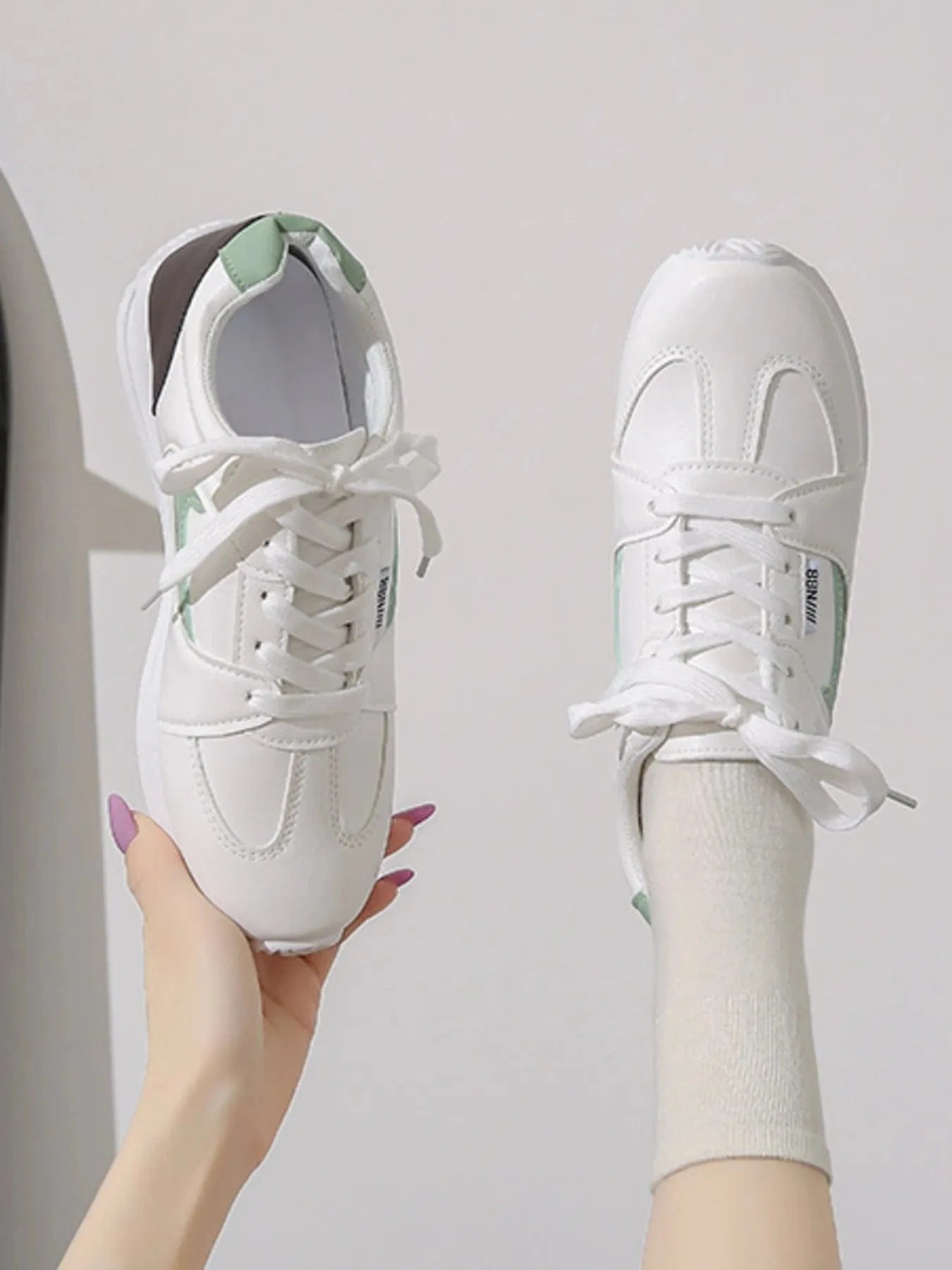 Round Toe Contrast Sneakers Green - Fashorio