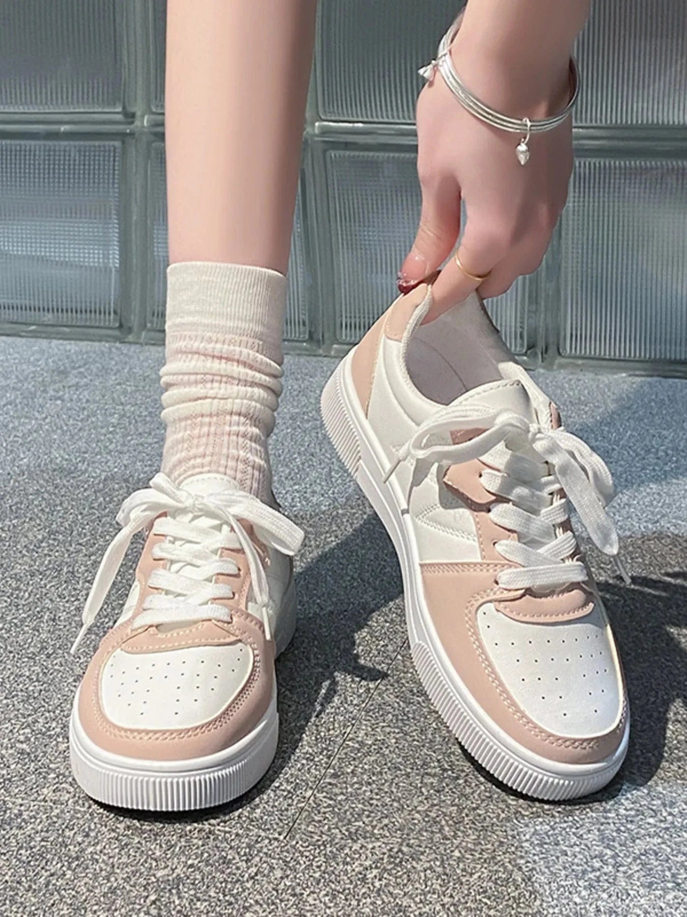 Lace Up Round Toe Sneakers - Fashorio