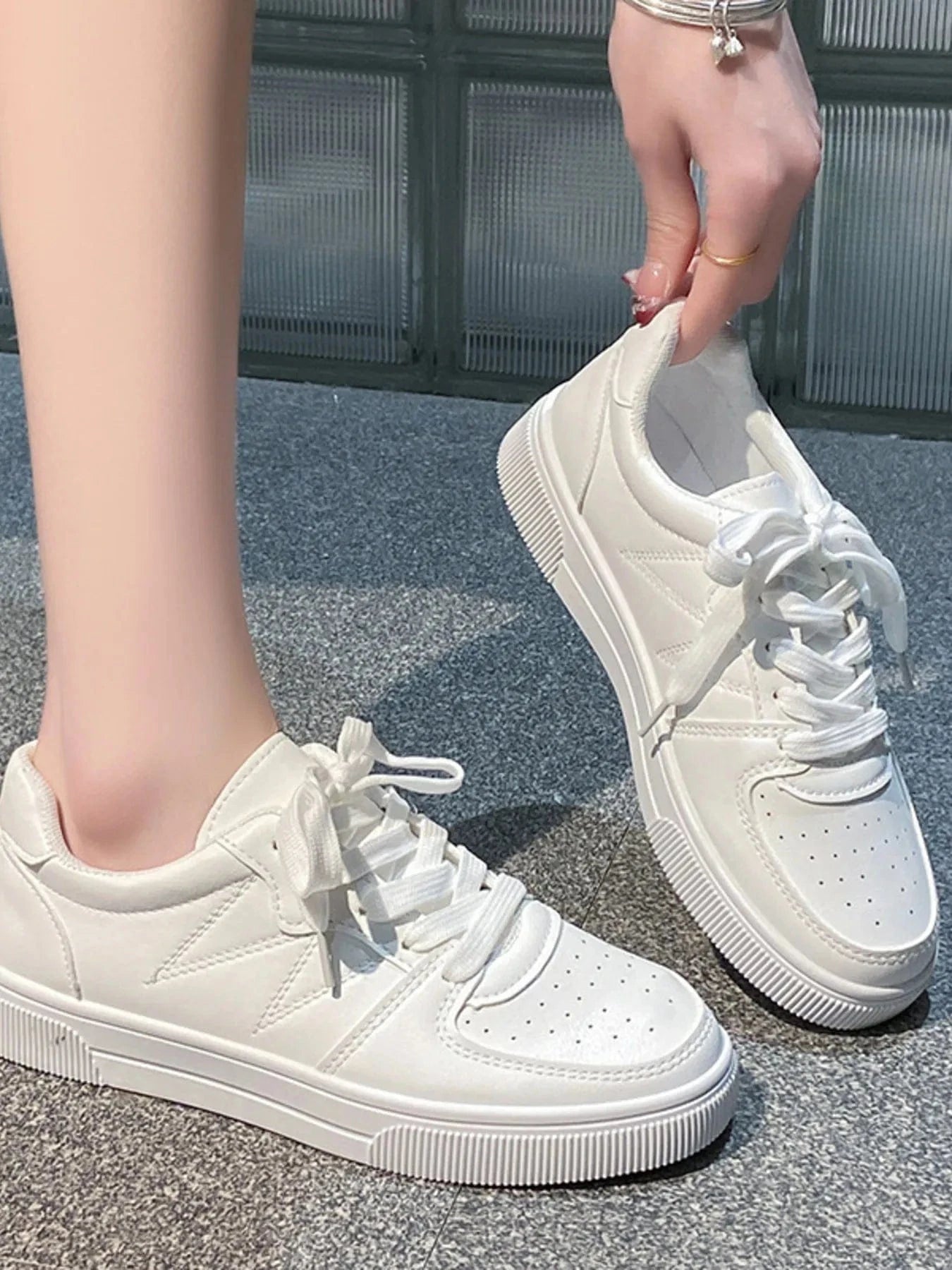 Lace Up Round Toe Sneakers - Fashorio
