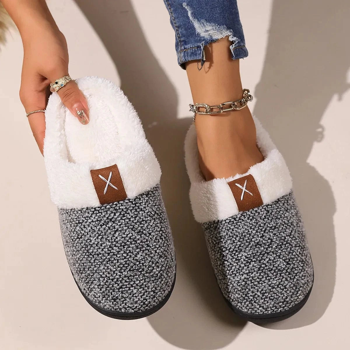 Cozy Fleece-Lined Slippers Light Gray - Fashorio