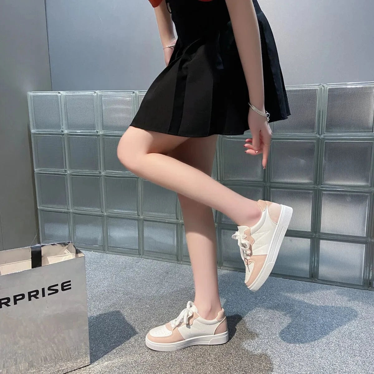 Low-Top Lace-Up Breathable Sneakers - Fashorio