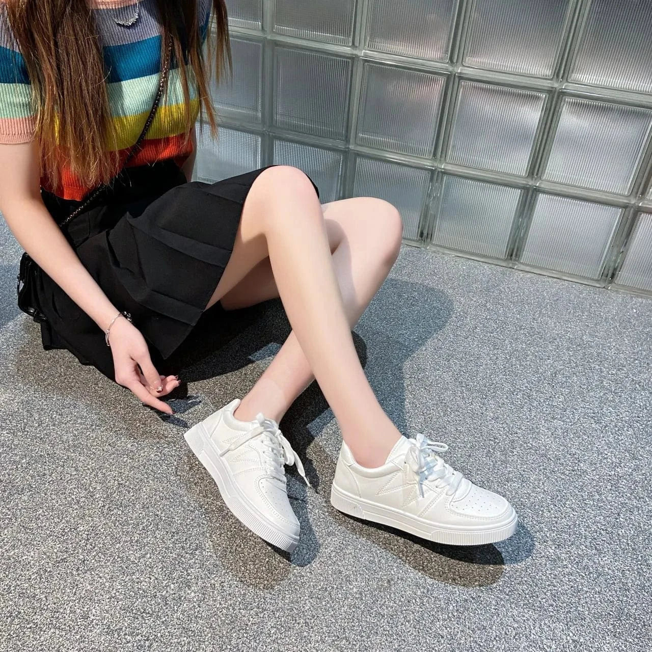 Low-Top Lace-Up Breathable Sneakers - Fashorio