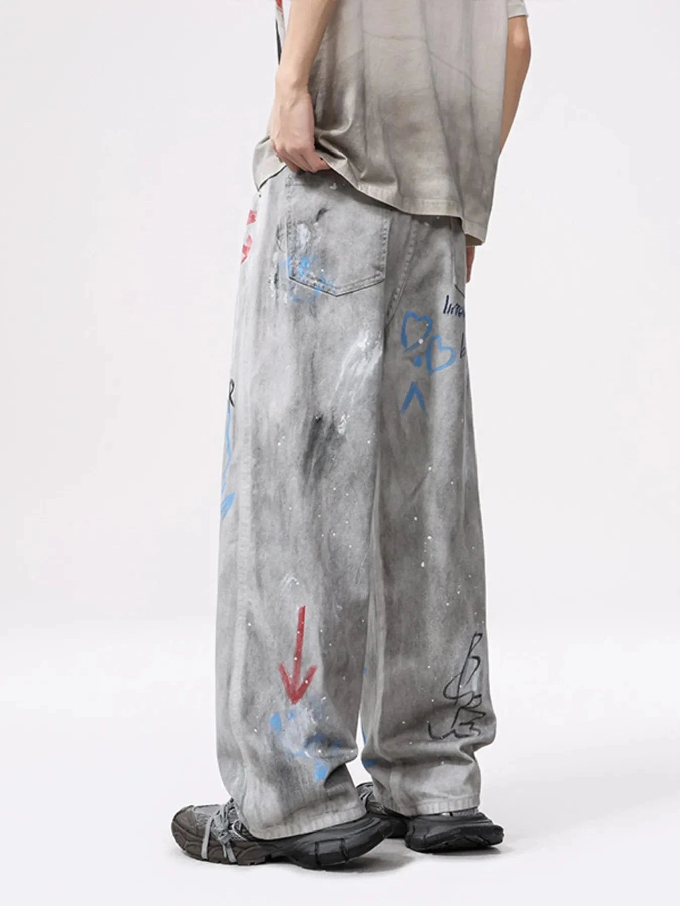 Men's Distressed Graffiti Print Wide Leg Jeans - Fashorio