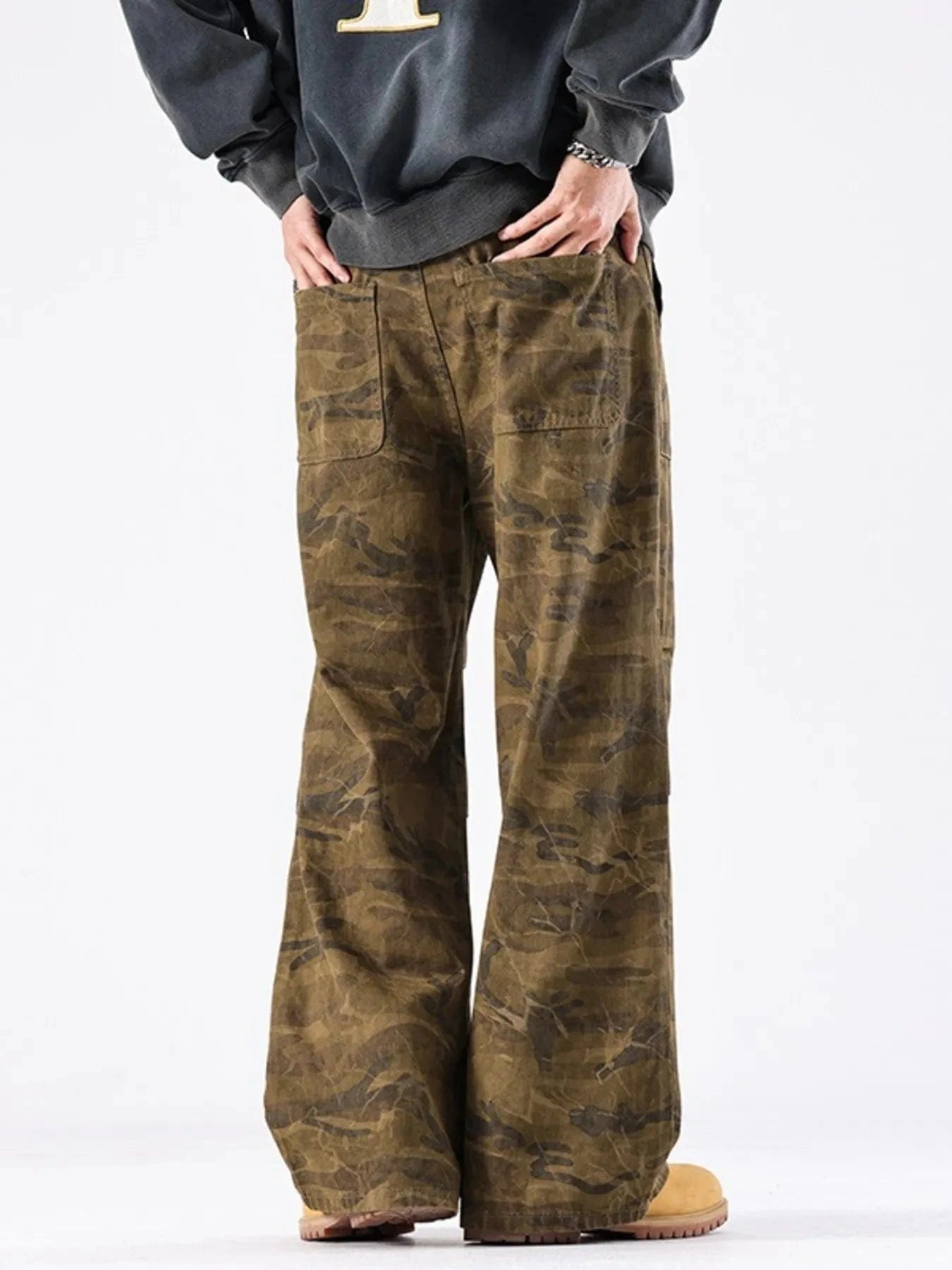 Men's Vintage Camouflage Wide-Leg Jeans - Fashorio
