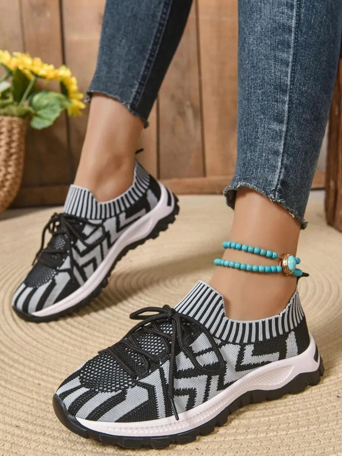 Mesh Knit Lace Up Athletic - Fashorio