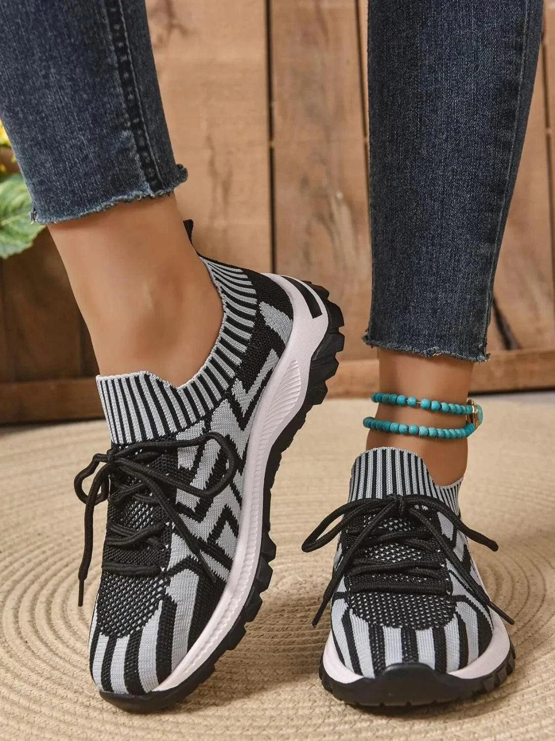 Mesh Knit Lace Up Athletic - Fashorio