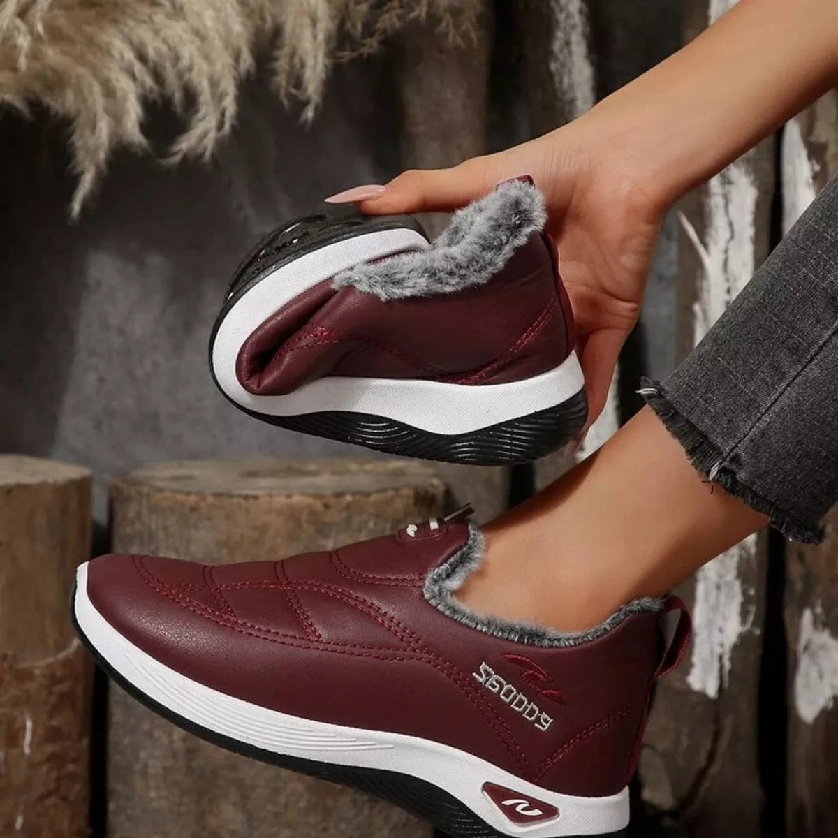 Plush Round Toe Platform Shoes - Fashorio