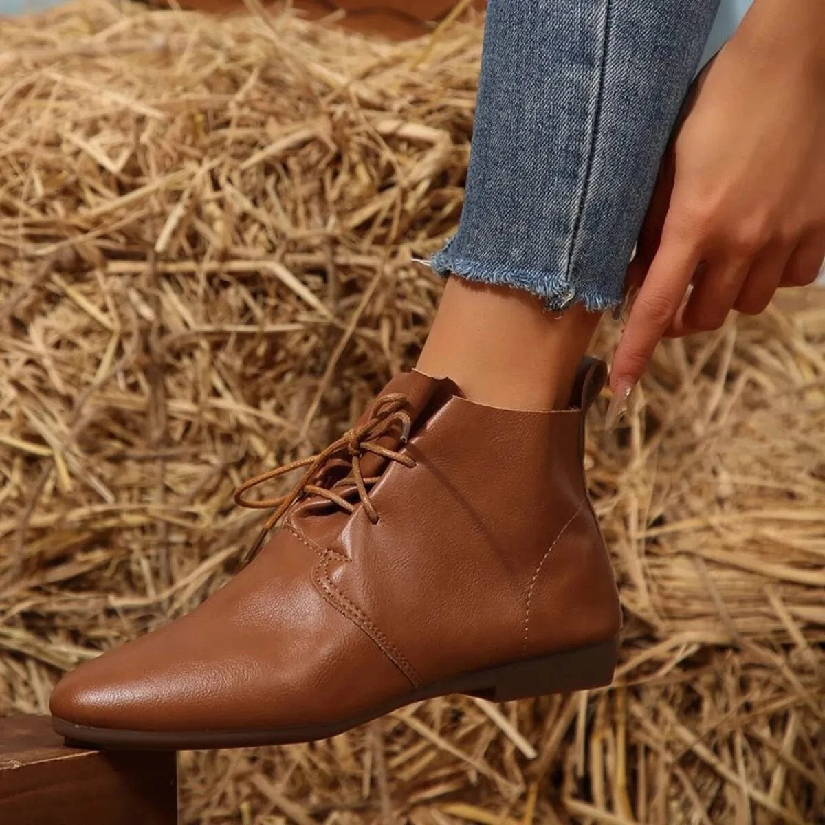 Point Toe Lace Up Boots - Fashorio