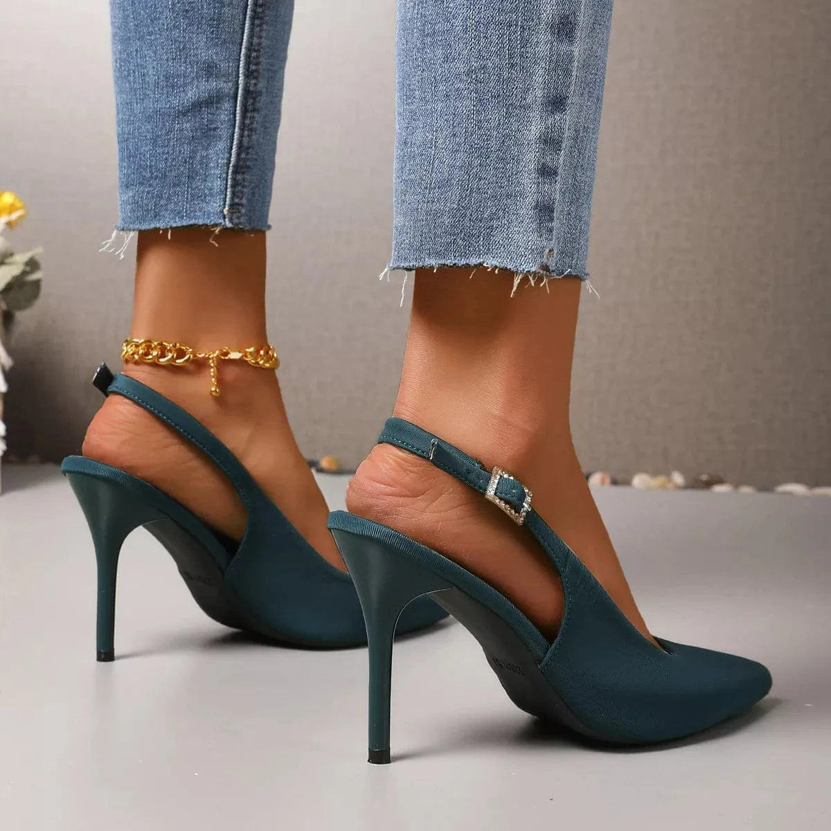 Point Toe Stiletto Pumps - Fashorio
